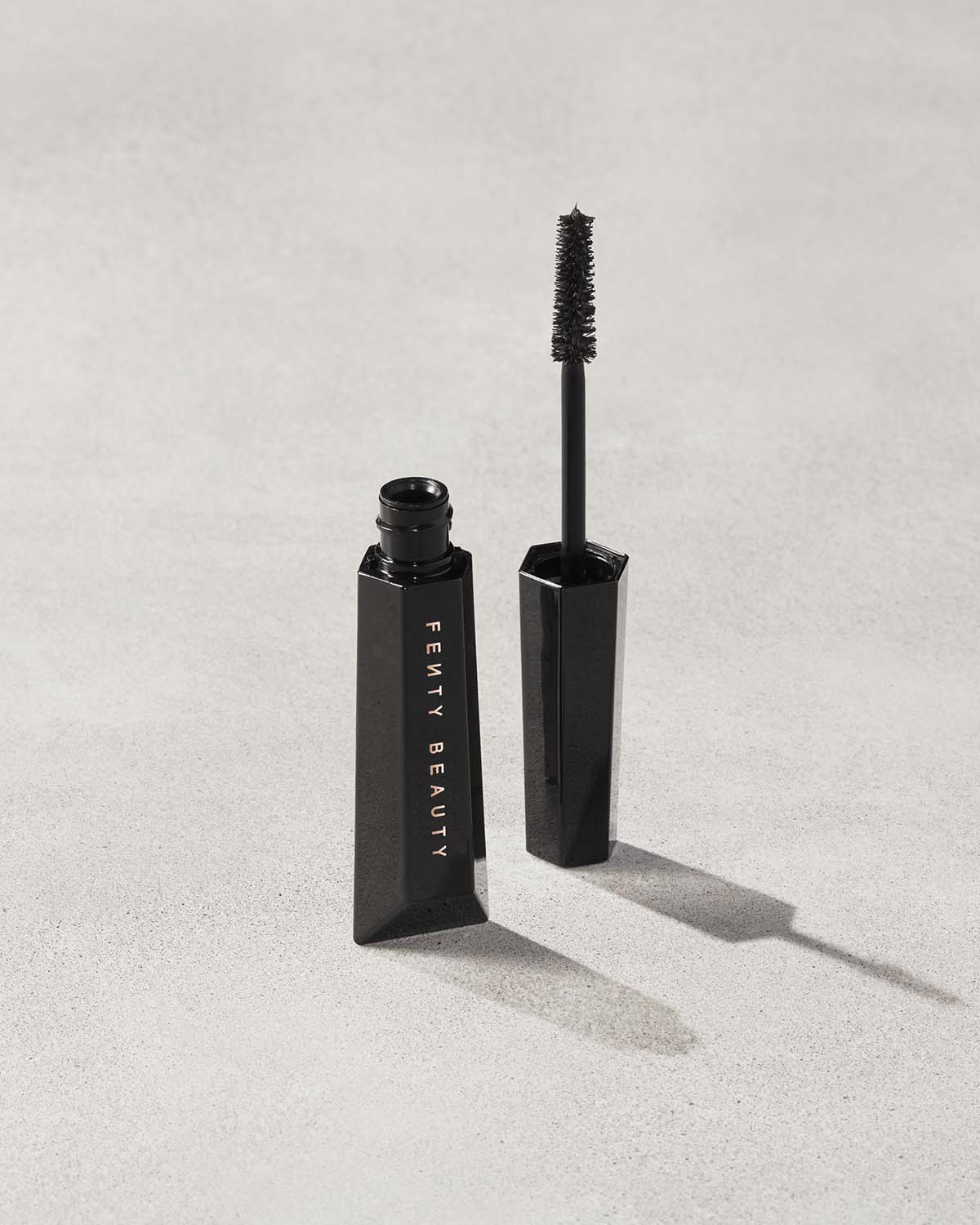 HELLA THICC VOLUMIZING MINI MASCARA- Fenty Beauty