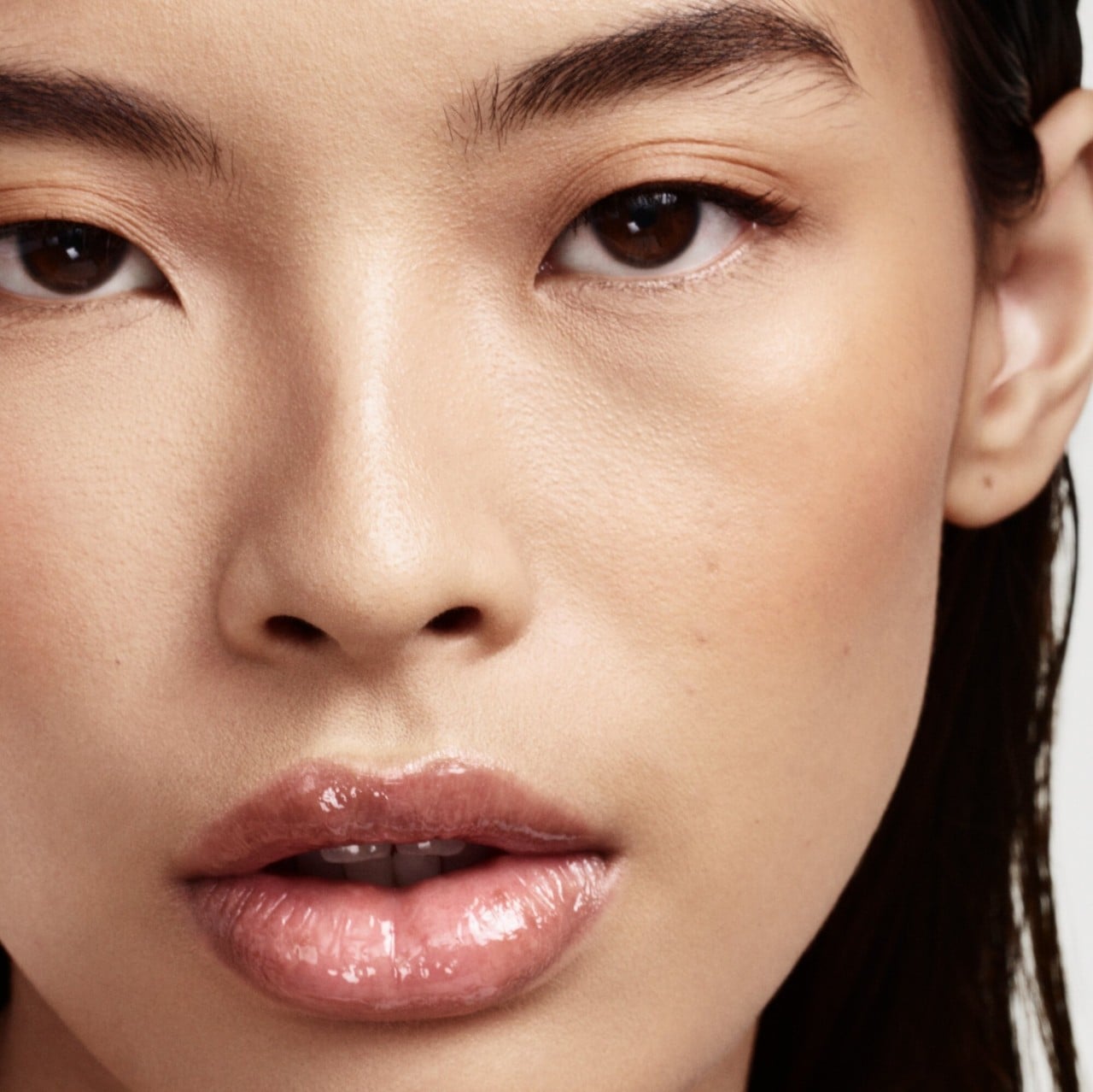 * FENTY BEAUTY - GLOSS BOMB HEAT UNIVERSAL LIP LUMINIZER + PLUMPER